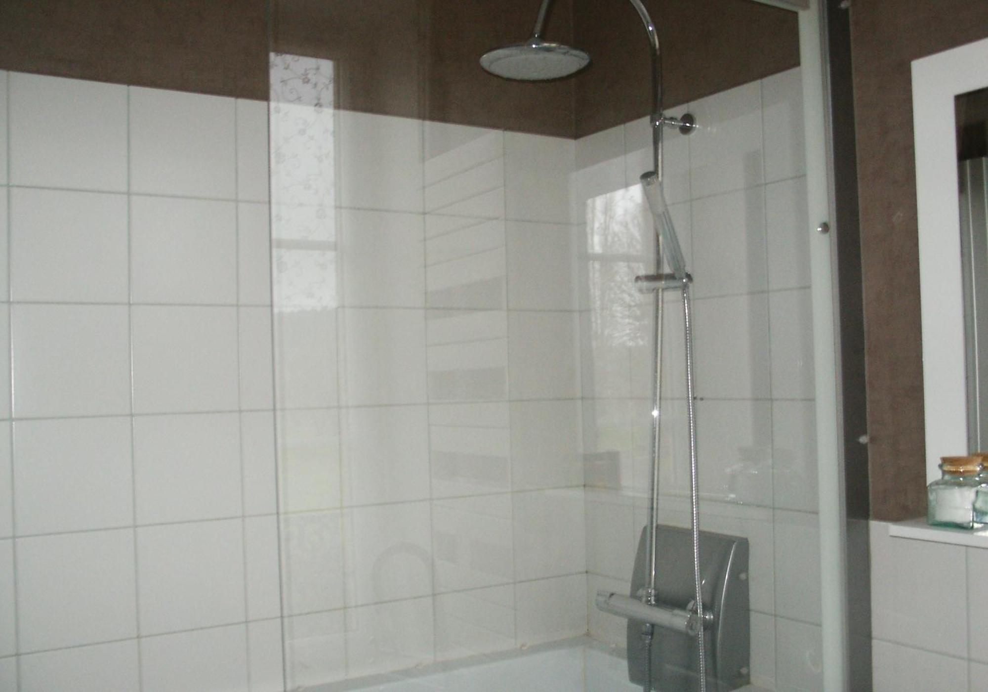Chambres D'Hotes - Domaine Des Perrieres Crux-la-Ville Room photo